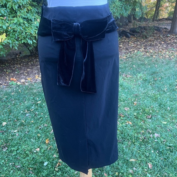 Collectif Black bow pencil skirt - Picture 2 of 5